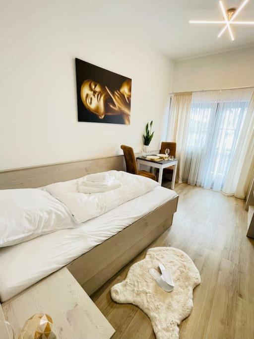 Fewo 20 - Appartement Im Rottalblick - Youngmodern Wohnen Mit Bademantelgang Zur Therme, Tv, Balkon Und Persoenlichem Gaesteempfang Von Astarte Estate Bad Griesbach  Exterior photo